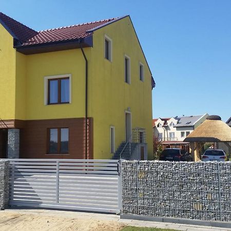 Tobi-Pokoje Goscinne Łeba Exterior foto