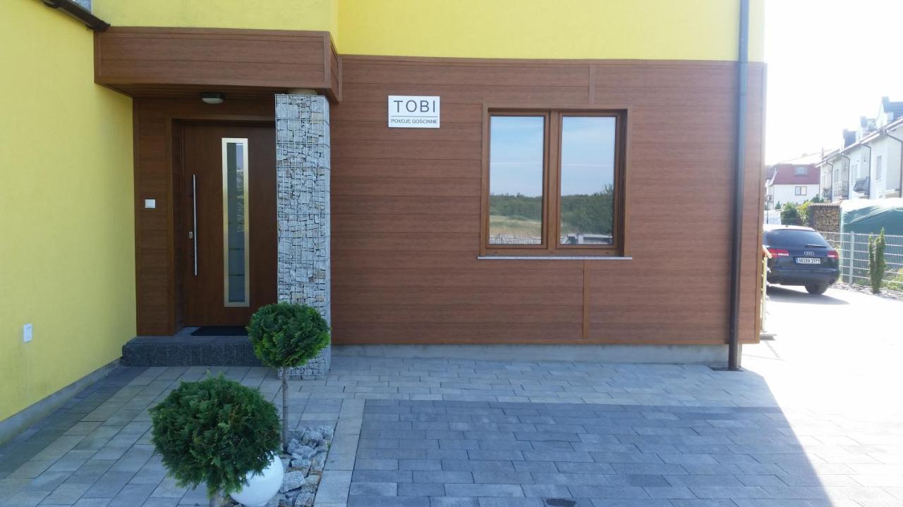 Tobi-Pokoje Goscinne Łeba Exterior foto